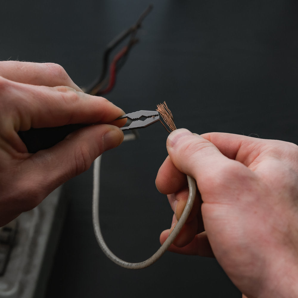 KeySmart Nano Pliers Pull Wires, Remove Staples from Wood and Pick Up Small Objects