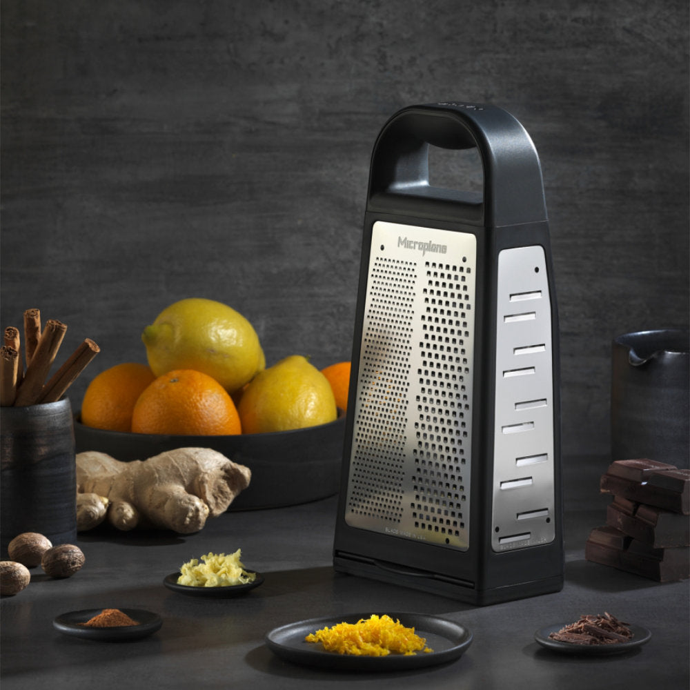 Microplane Elite Box Grater with Finely Grated and Shaved Foods