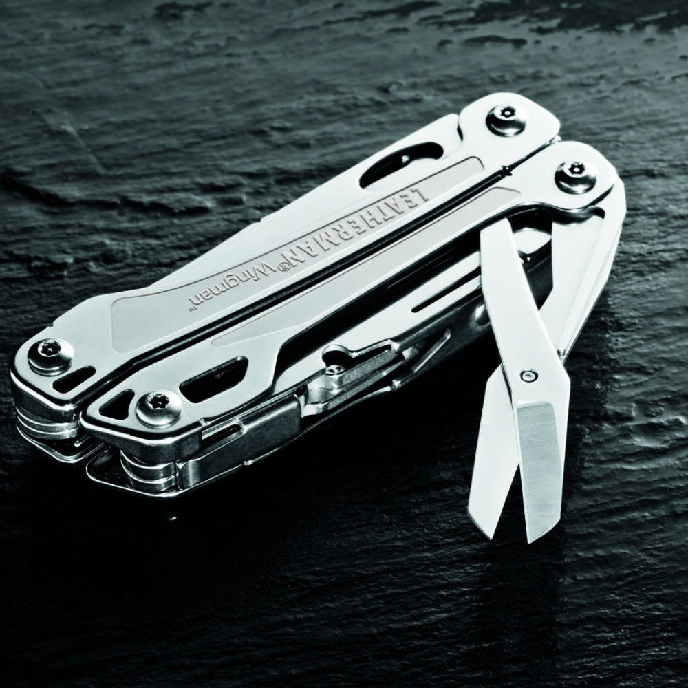 LEATHERMAN Surge - Heavy-duty multipurpose multi-tool with 21 tools  including full-size lockable blades, regular and needlenose pliers and wire  cutters, DIY tool made in the USA, in stainless steel - Leatherman? Orange